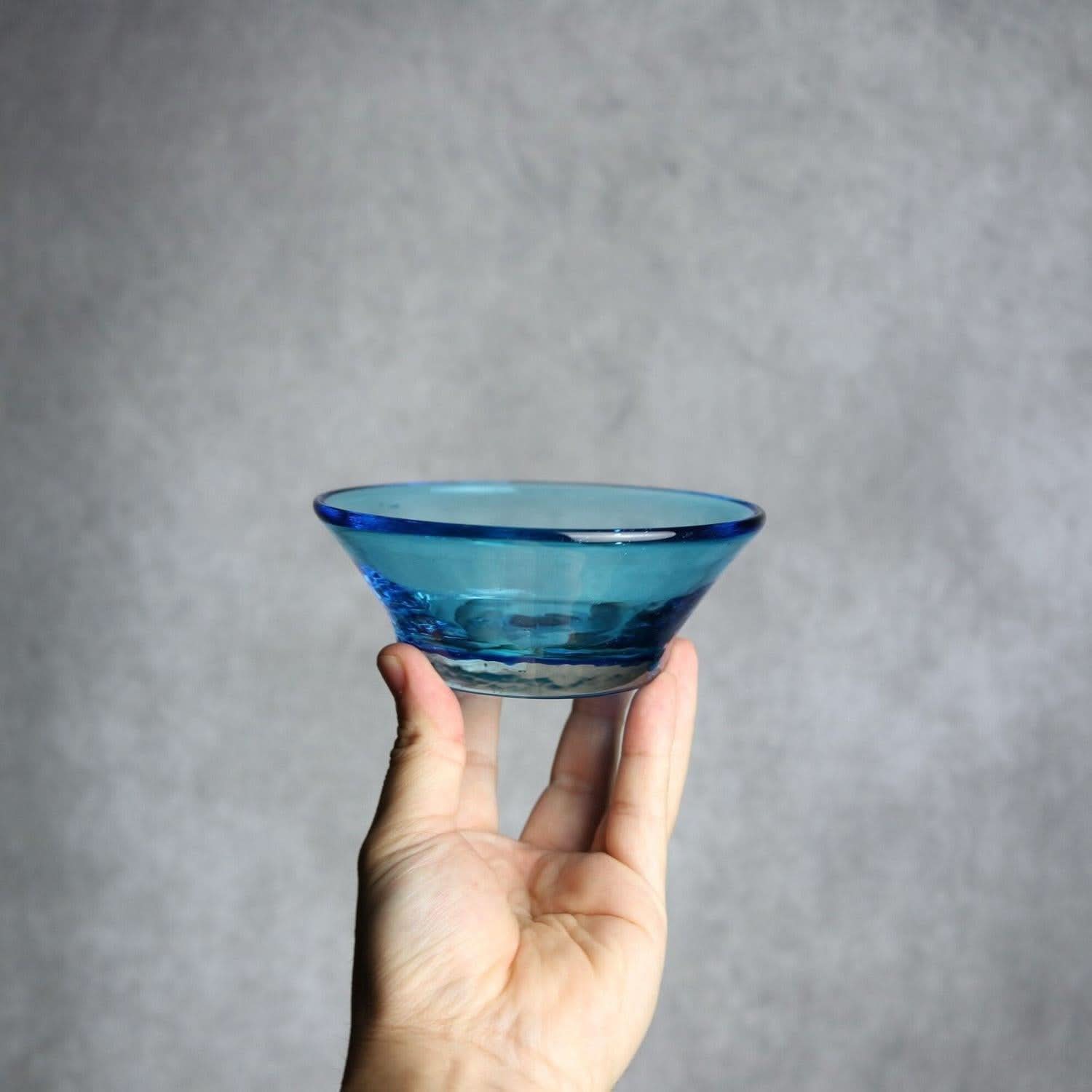 ノーマルボウル 水色 琉球ガラス ガラス工房清天｜ガラス工房 清天