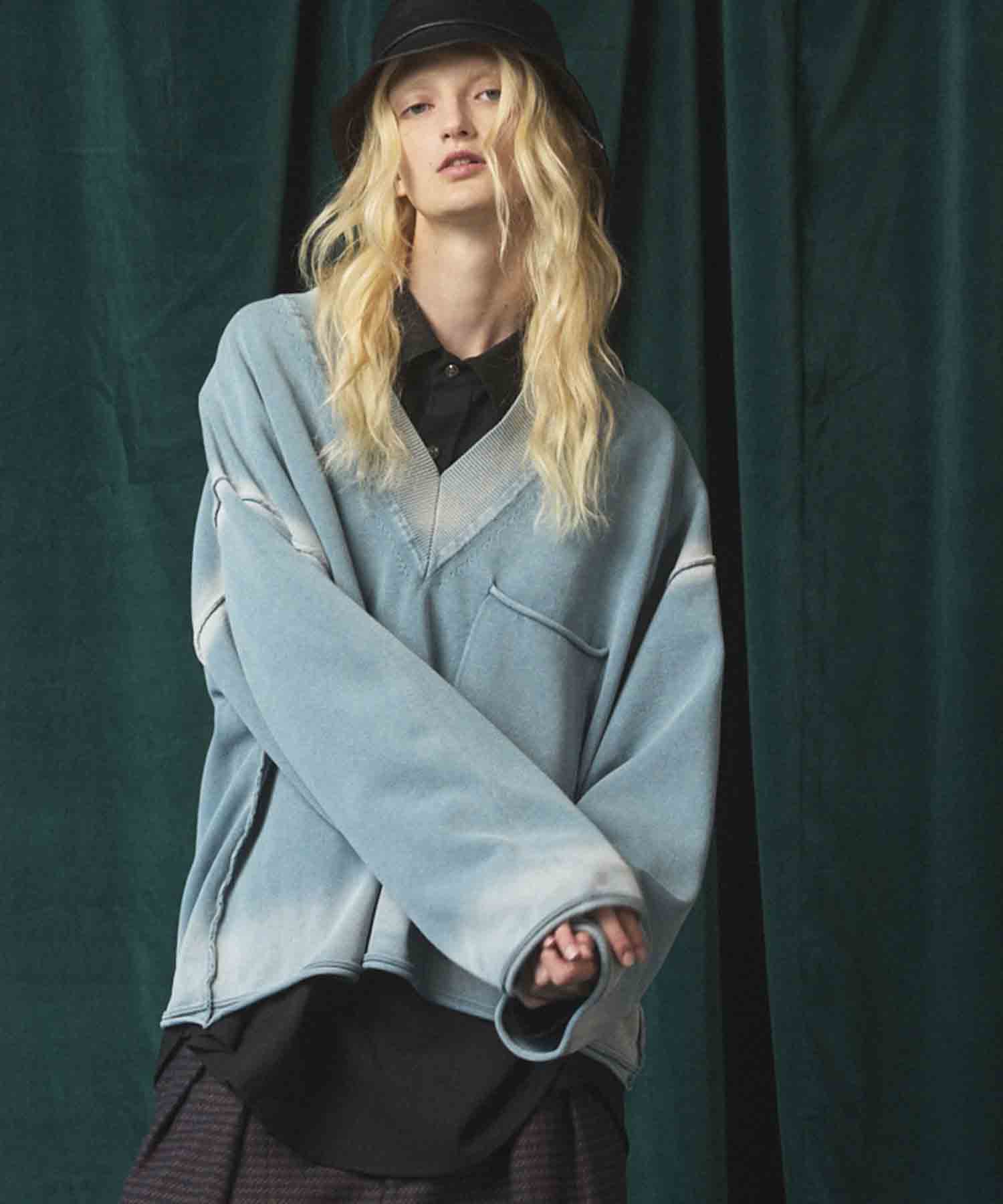 Gradation Short Length Prime-Over V-Neck Knit Pullover