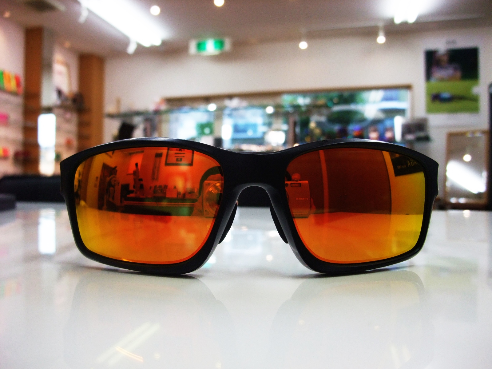 オークリーのレンズ越しの世界 | メガネ工房AZ ブログ