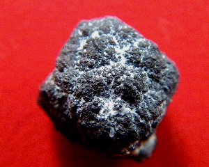 福井県美山町赤谷鉱山の自然砒