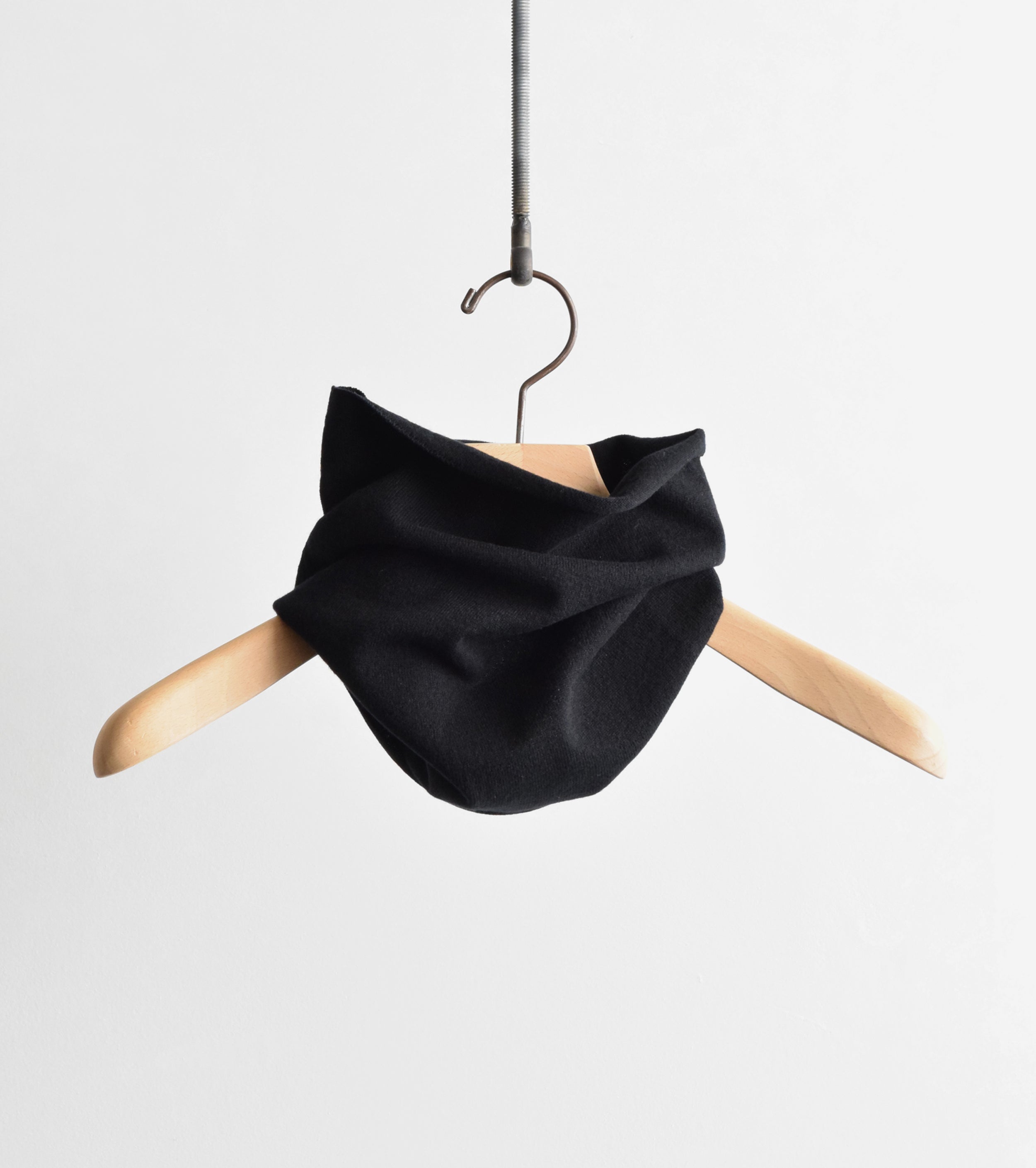 COMOLI カシミヤ ネック ウォーマー, Black – Navyblue