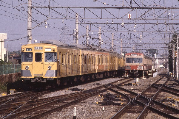 4扉車 西武2000系 1 その登場の頃: B767-281のブログ