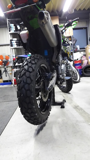 DトラッカーXにオフロードタイヤ～ | バイクショップサカイブログ