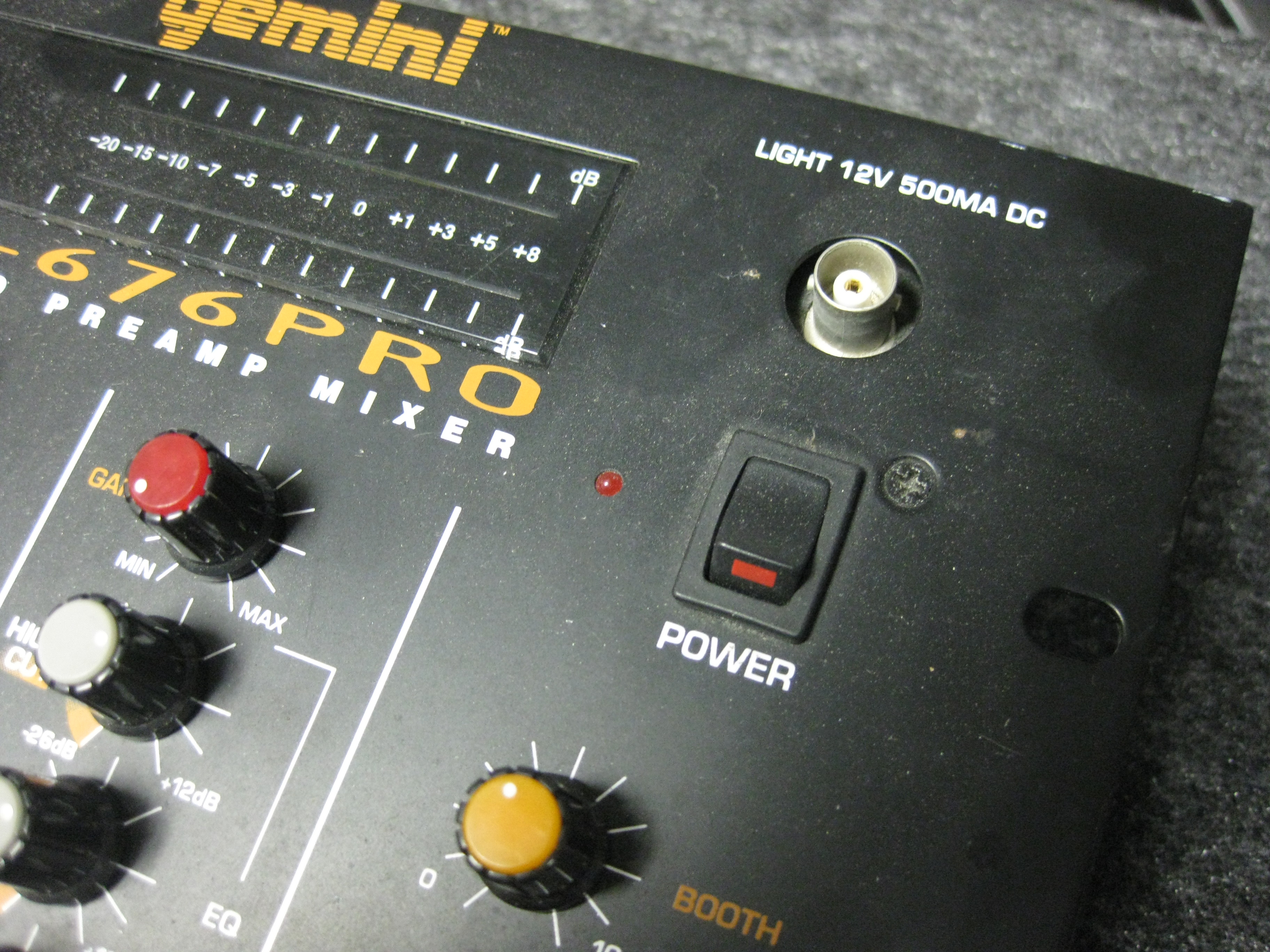 gemini PS-676 PRO Stereo Rack Mixer W/ Digital Sampler | Center