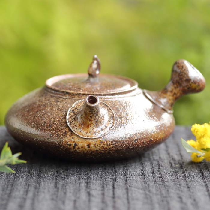 小西洋平 一部金化窯変平型急須 穴窯焼成常滑焼茶器 満容量180ml 桐箱