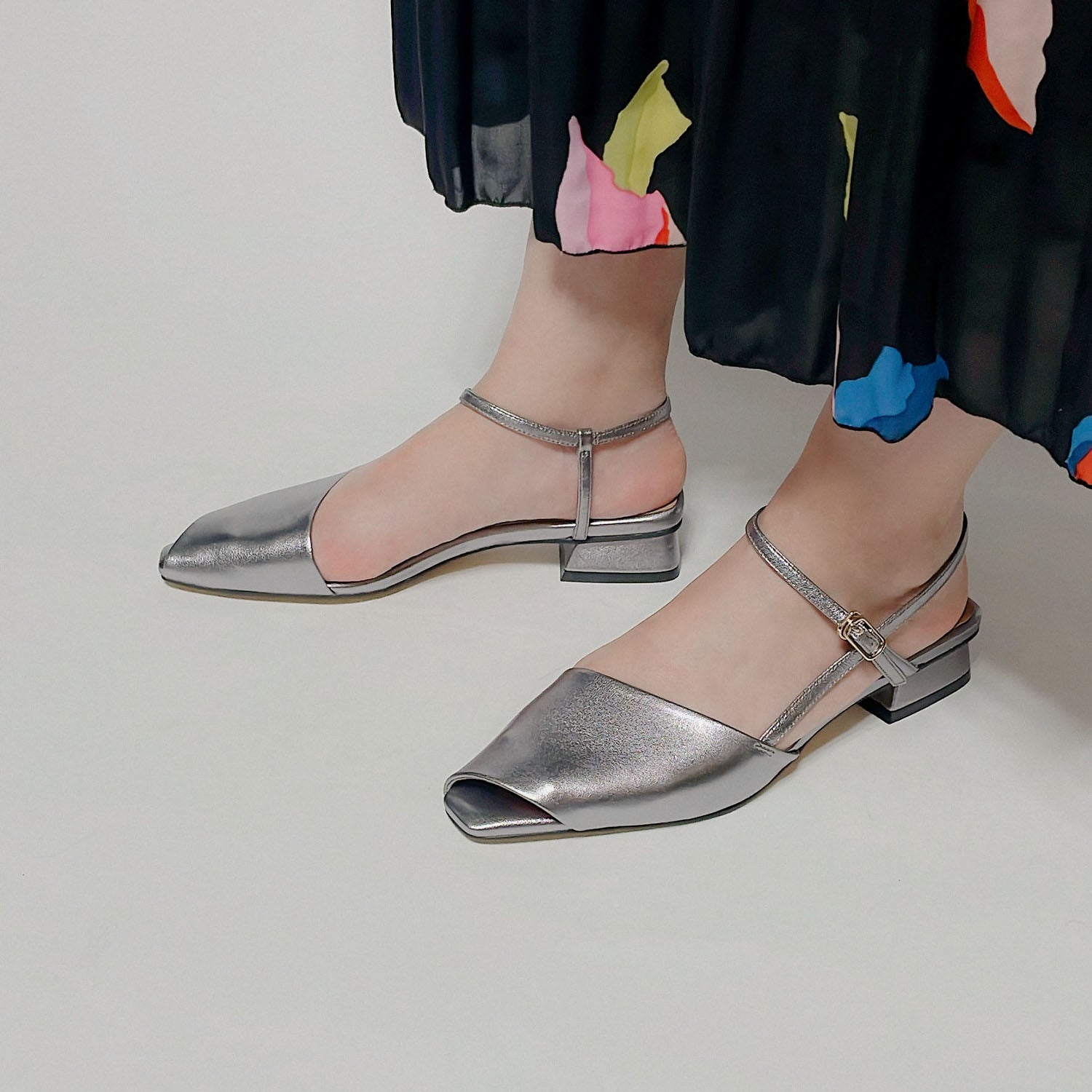 Daniella & GEMMA ONLINE STORE – オープントゥアシンメトリーバック