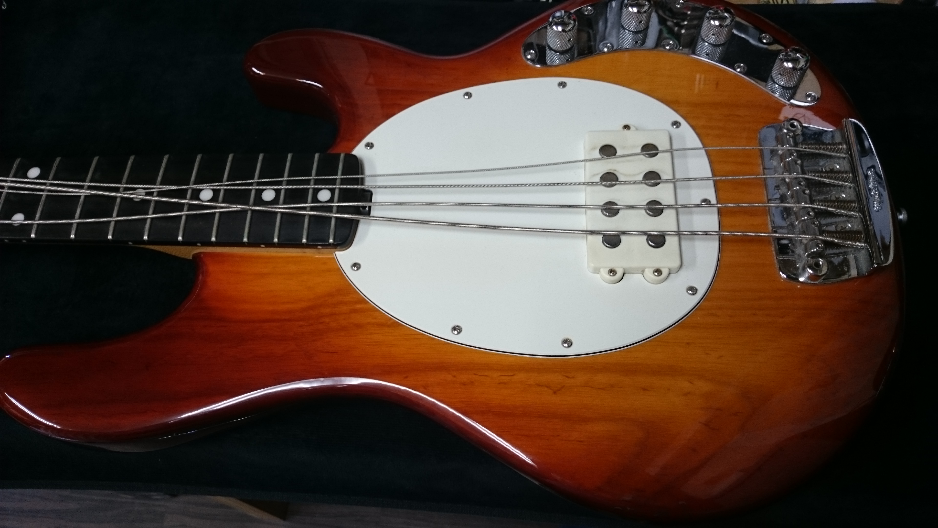 Musicman StingRay PU交換＆プリアンプ交換 | ギターリペア工房DNS