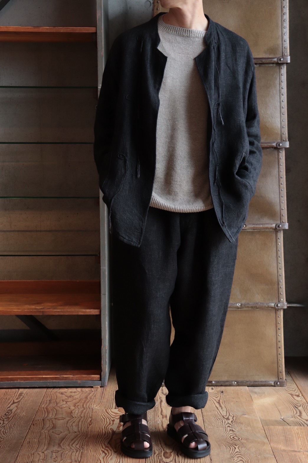 COMOLI / 繊細な素材の世界 | IDEAL