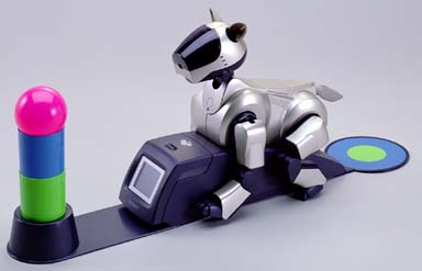 News：赤と白の限定AIBO登場、スピードボードや新AIBOウェアも