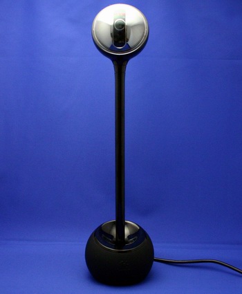 PCUPdate：“モノアイ”があなたの動きを追う――Webカメラ「Qcam Orbit」