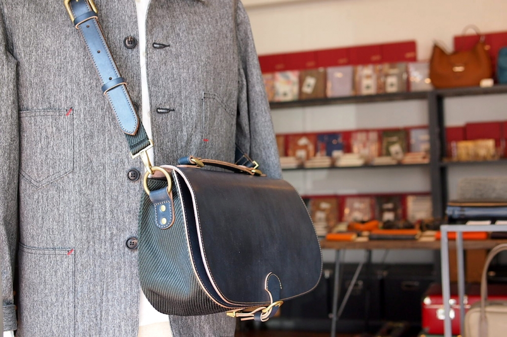 Circus of Happinessのブライドルショルダーバッグについて その1