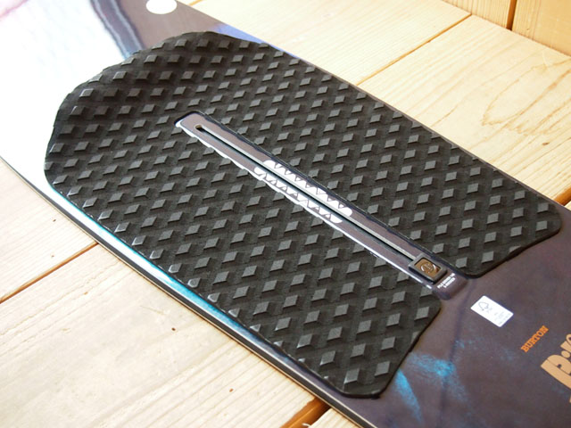 BURTON SNOWBOARD 「Pile Driver」と限定ビンディング「 GENESIS TT