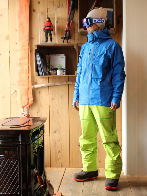 今期一新された、NORRONA（ノローナ）のlyngen driflex3 JKT & PANTS