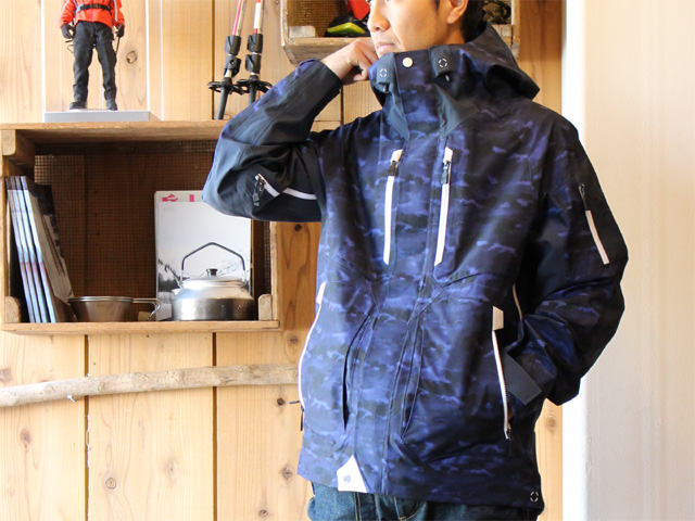 BURTON THIRTEEN（バートン サーティーン）のハードシェル ライン