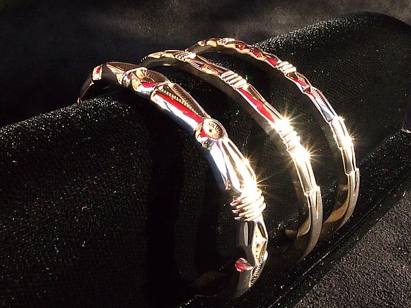 ナバホ族 ジェニファー・カーティス バングル入荷しました!!!【Navajo