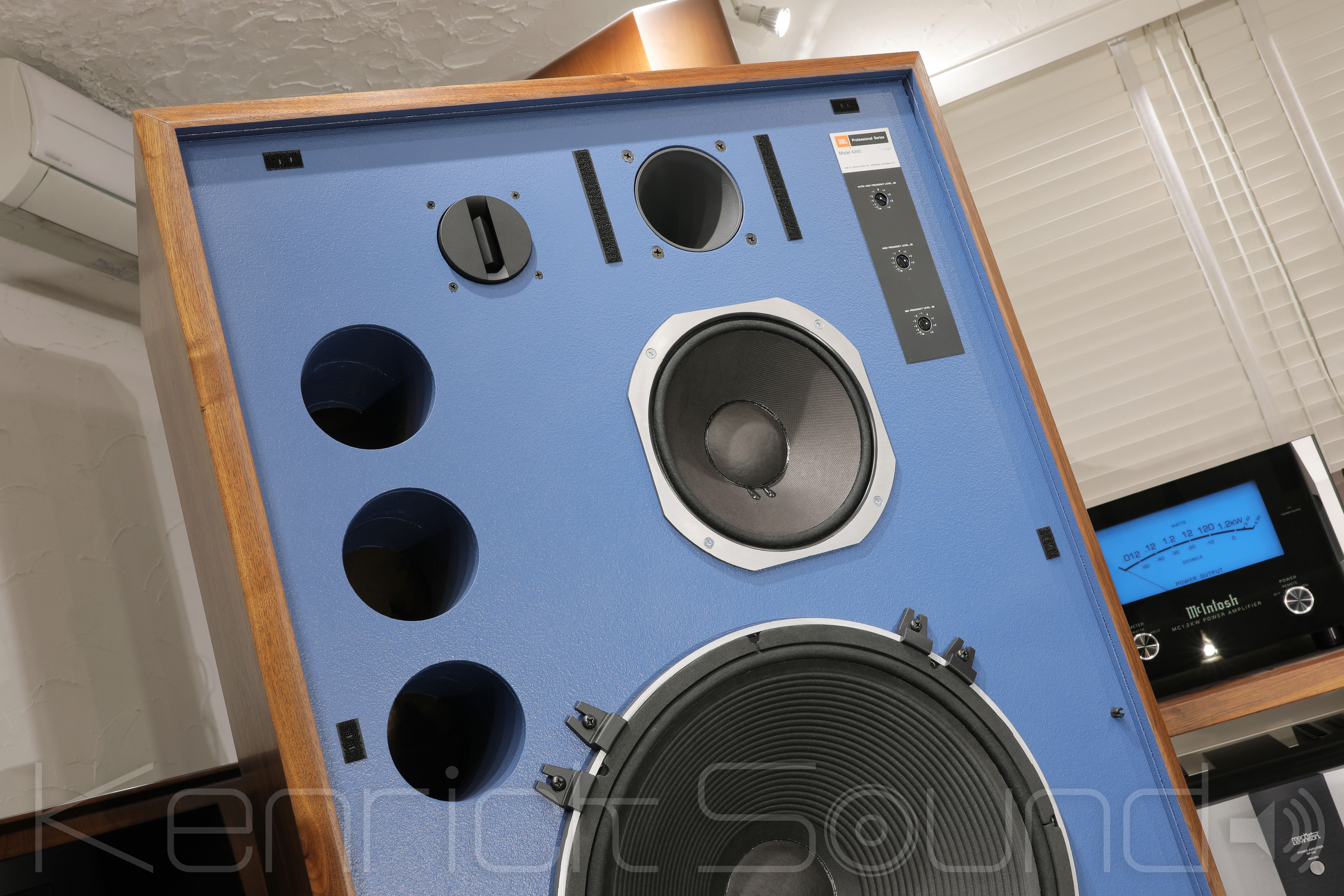 JBL CHANGE5 何回か落としており傷がありまが、音質に問題はありません