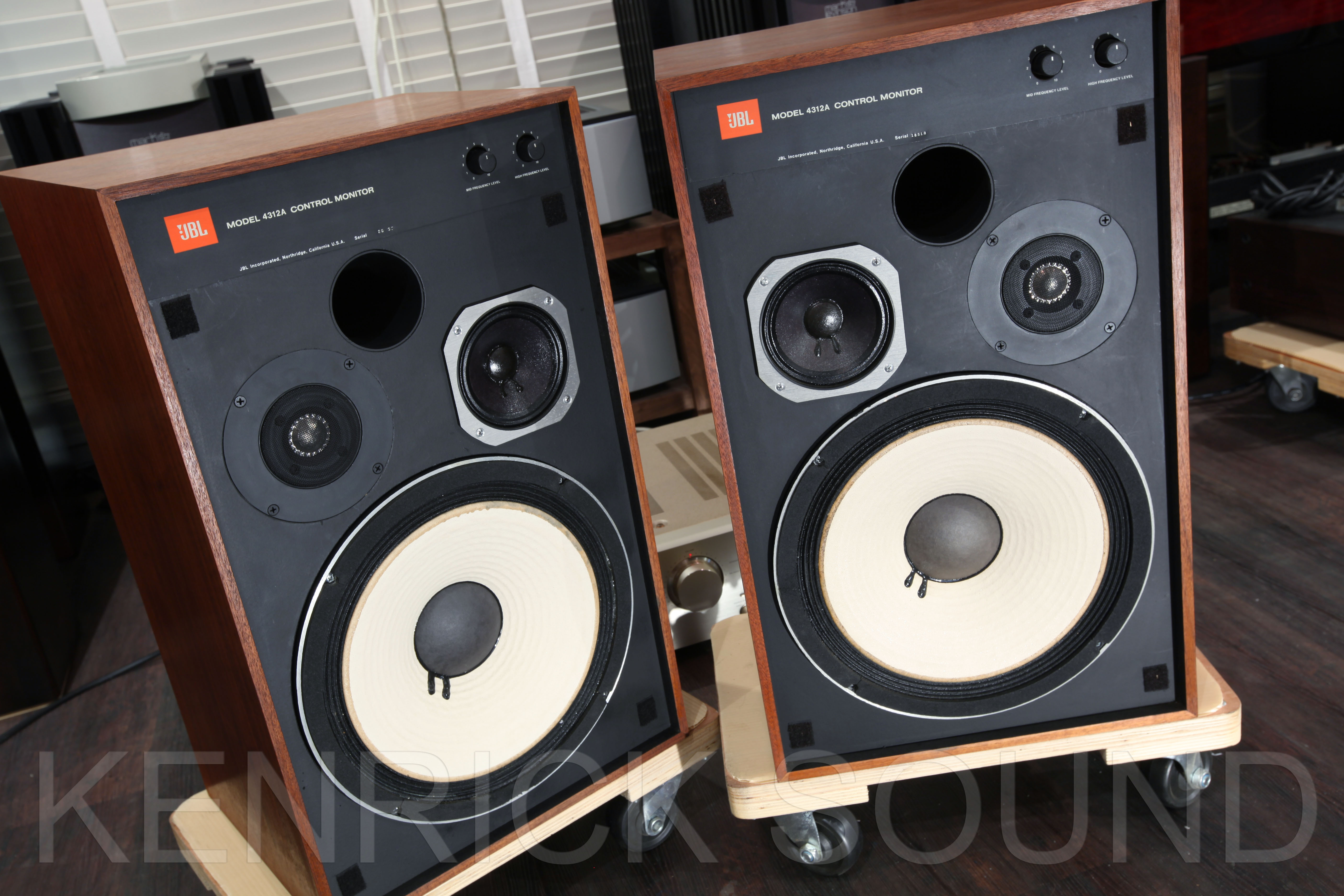 JBL 4312A コンパクトモニタースピーカー・ウォールナット美品