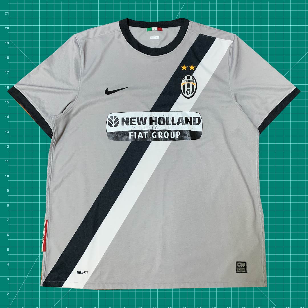 Vintage Nike Juventus (09/10) Away Jersey – Jonnie's Bodega