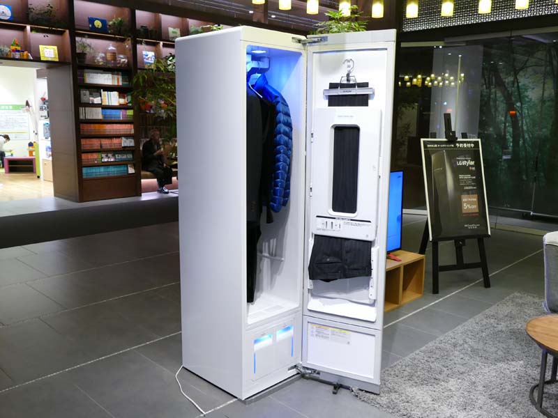 衣類のシワ・ニオイ・汚れを取り除く“ホームクリーニング機”「LG