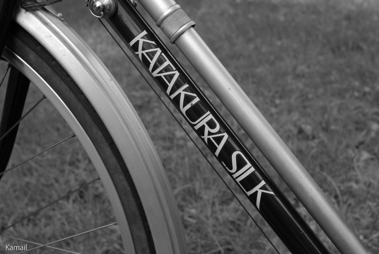 プロフィール】 片倉シルク・ランドヌーズ: Monochrome Yokohama