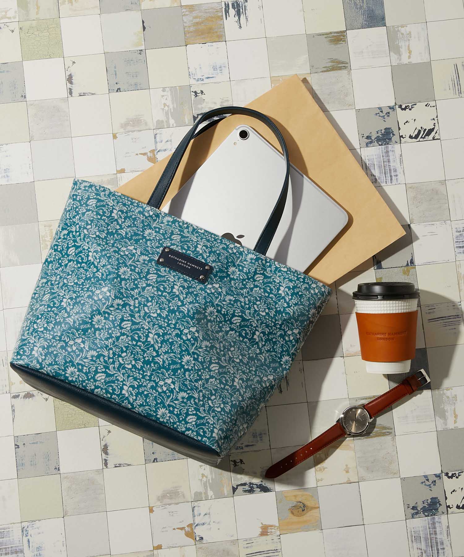 WOMEN＞ オリジナル総花柄 横型トートバッグ – KATHARINE HAMNETT LONDON