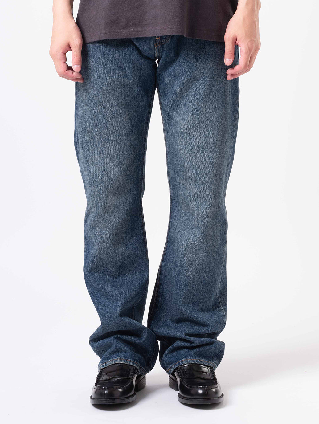 517™ ブーツカット ジーンズ ダークインディゴ – リーバイス®公式