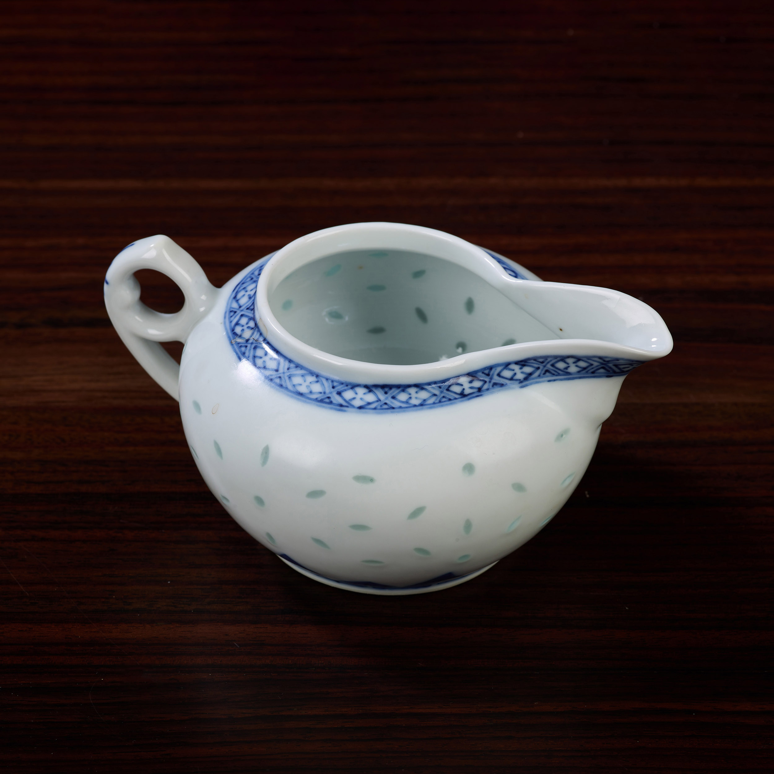 民國青花玲瓏瓷茶海/奶壺一個仕宏拍賣