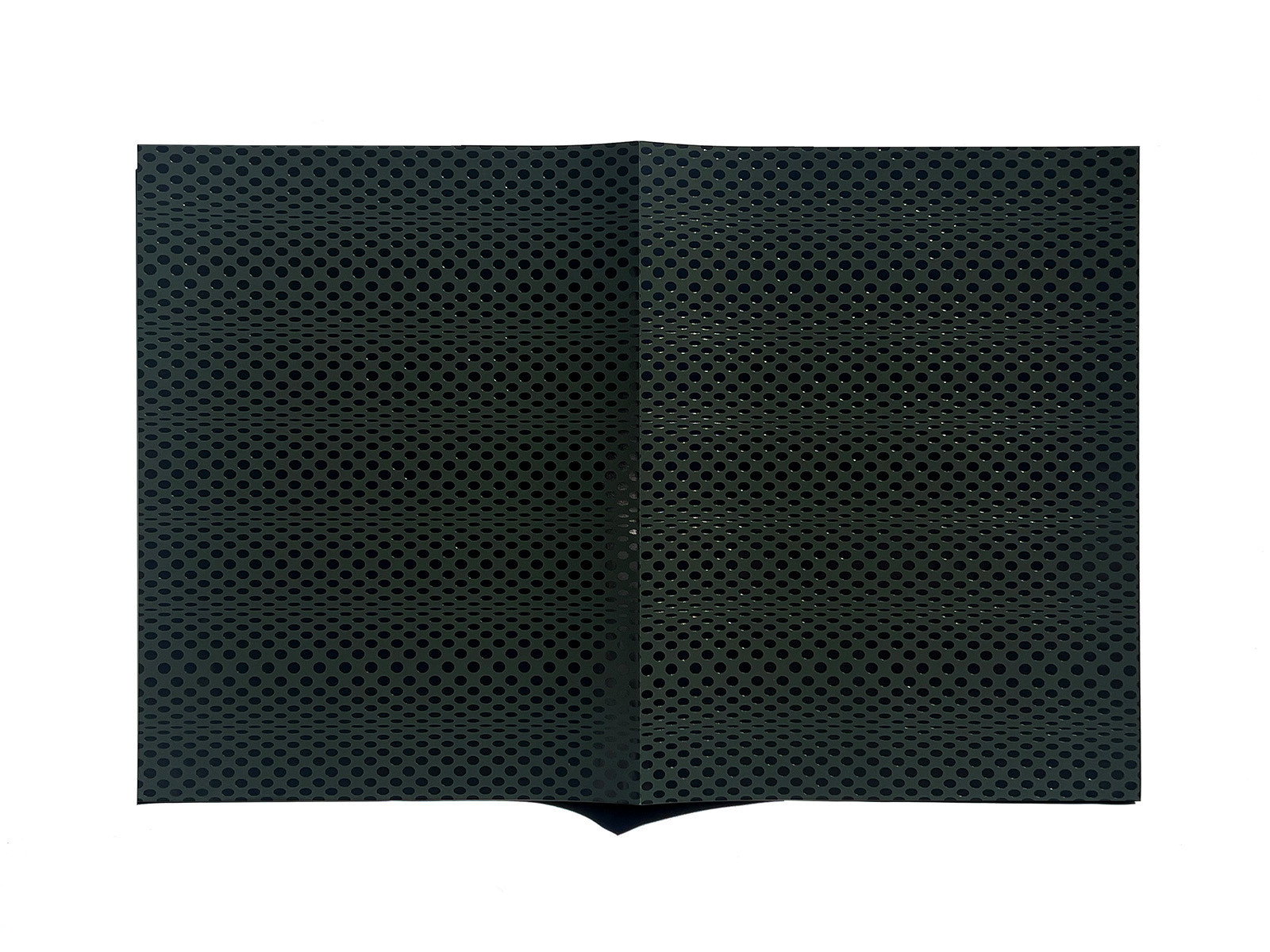 COMME des GARÇONS 2001 SS DM Black Dots | PAGE SPREAD