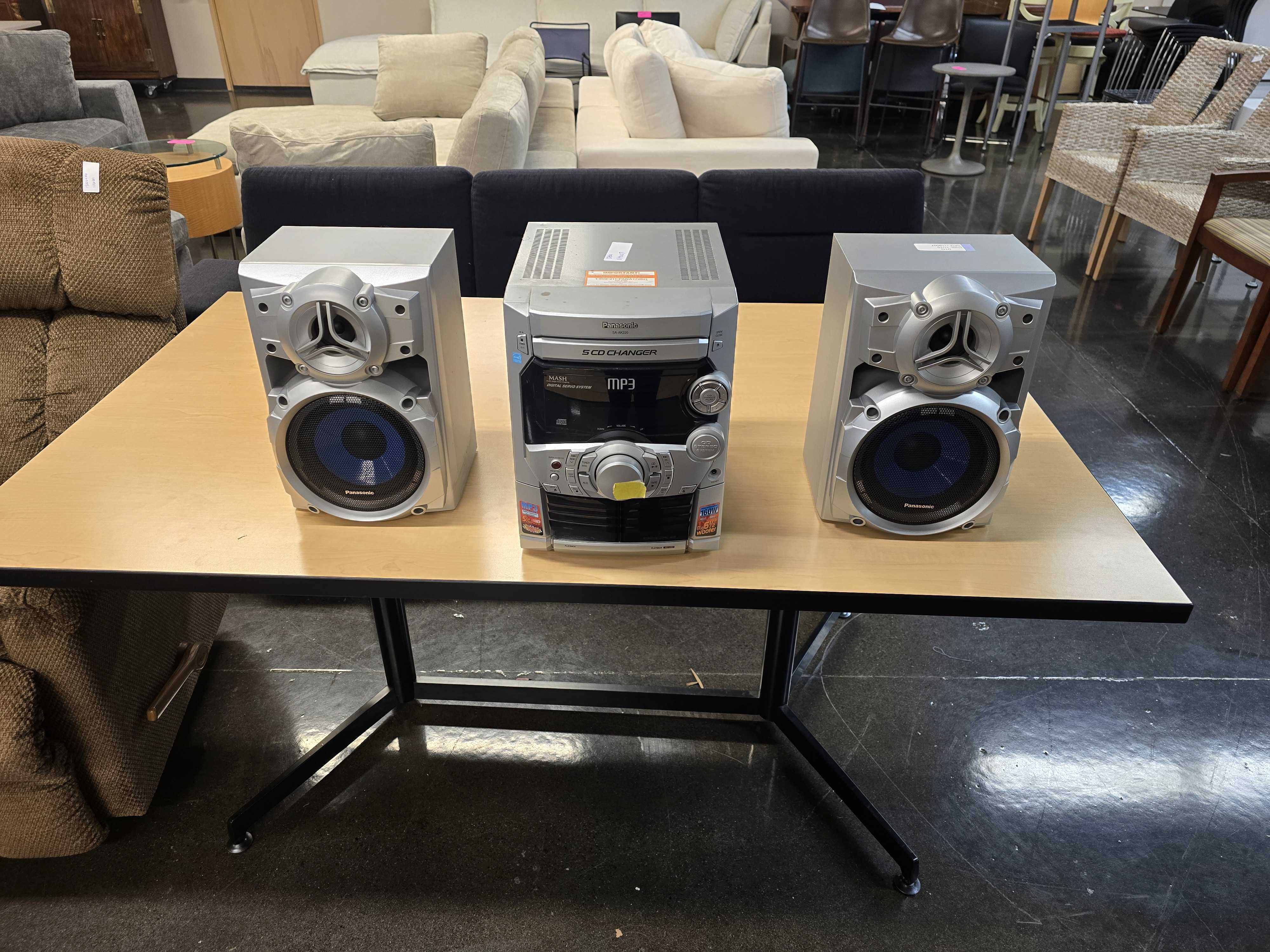 Panasonic 5-CD Changer SB-AK220 with Speakers