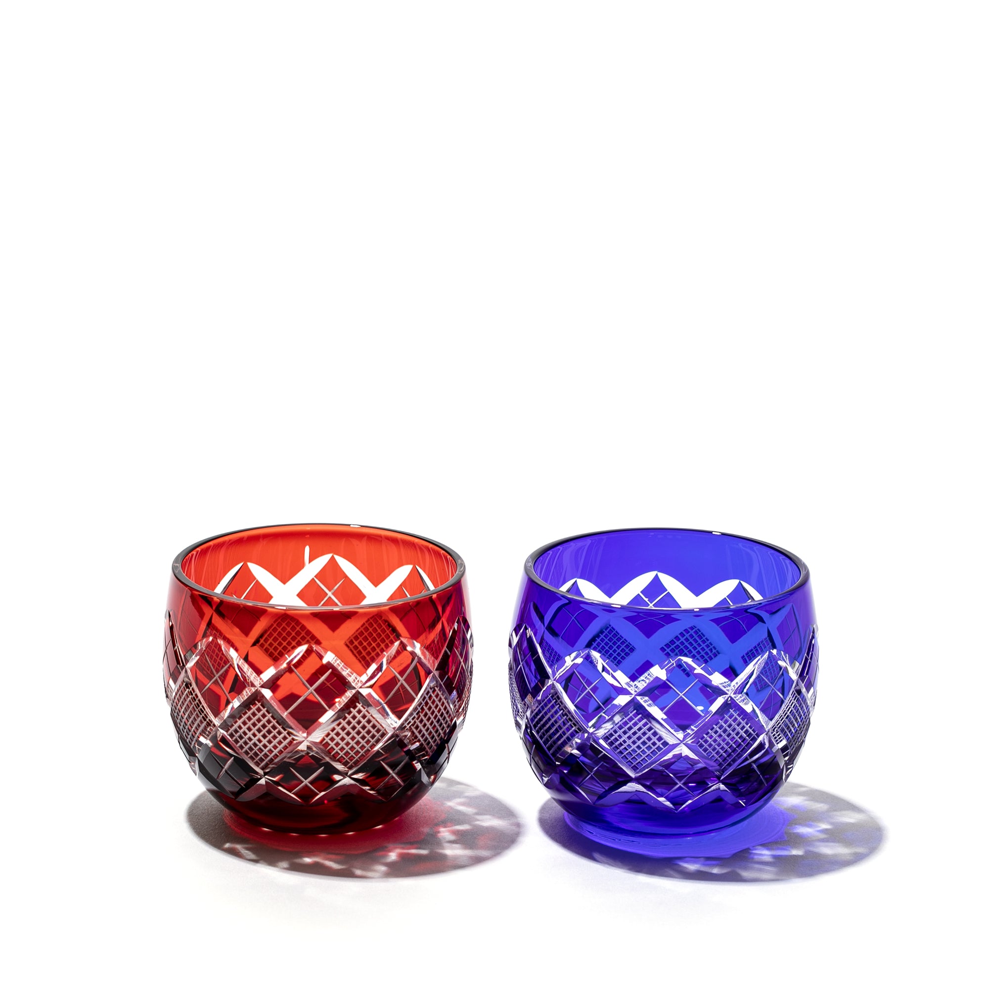 江戸切子 矢来魚子紋 ぐい呑ペア 赤・ルリ ｜江戸切子グラスなら