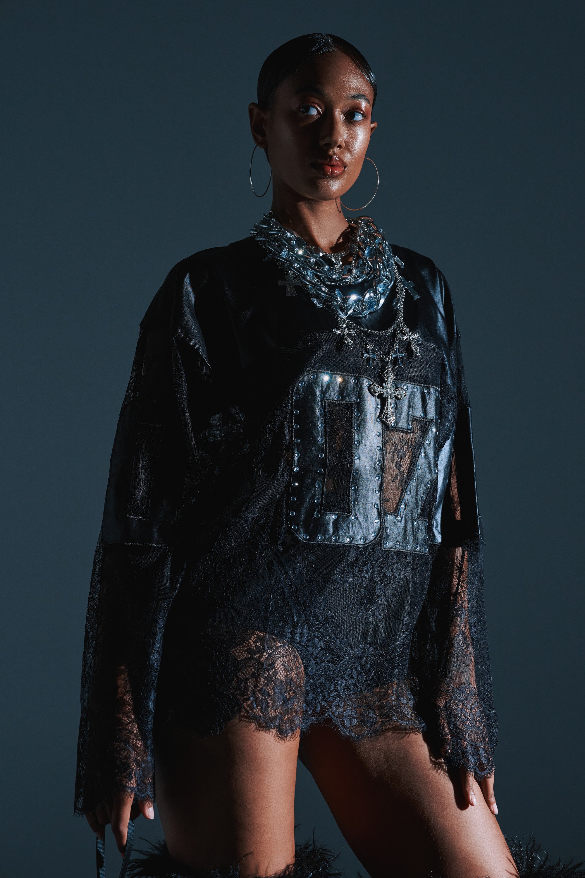 SHOW OFF LACE JERSEY TOP – AKIRA