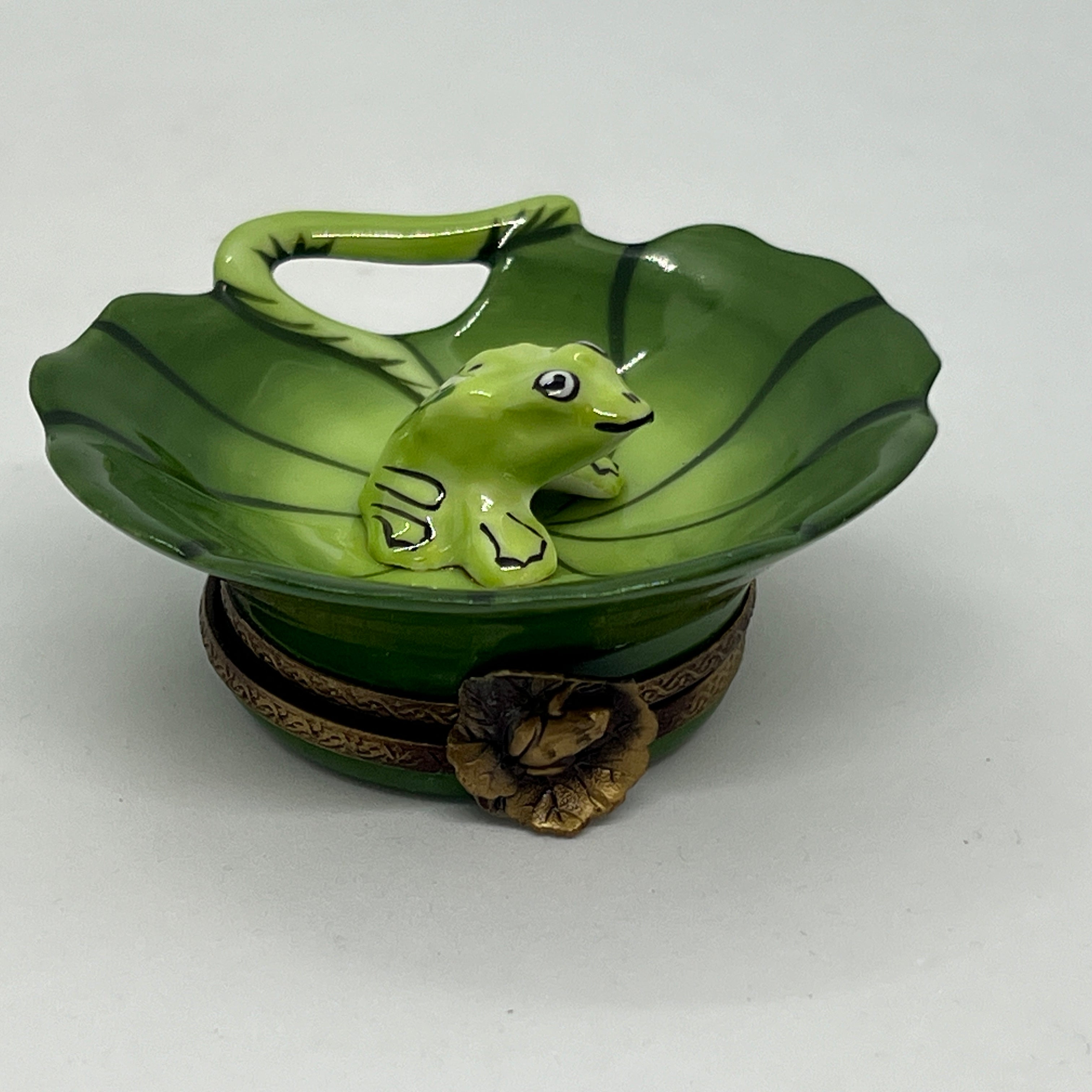 蓮の葉とカエル(制作中止） – ショップリモージュ