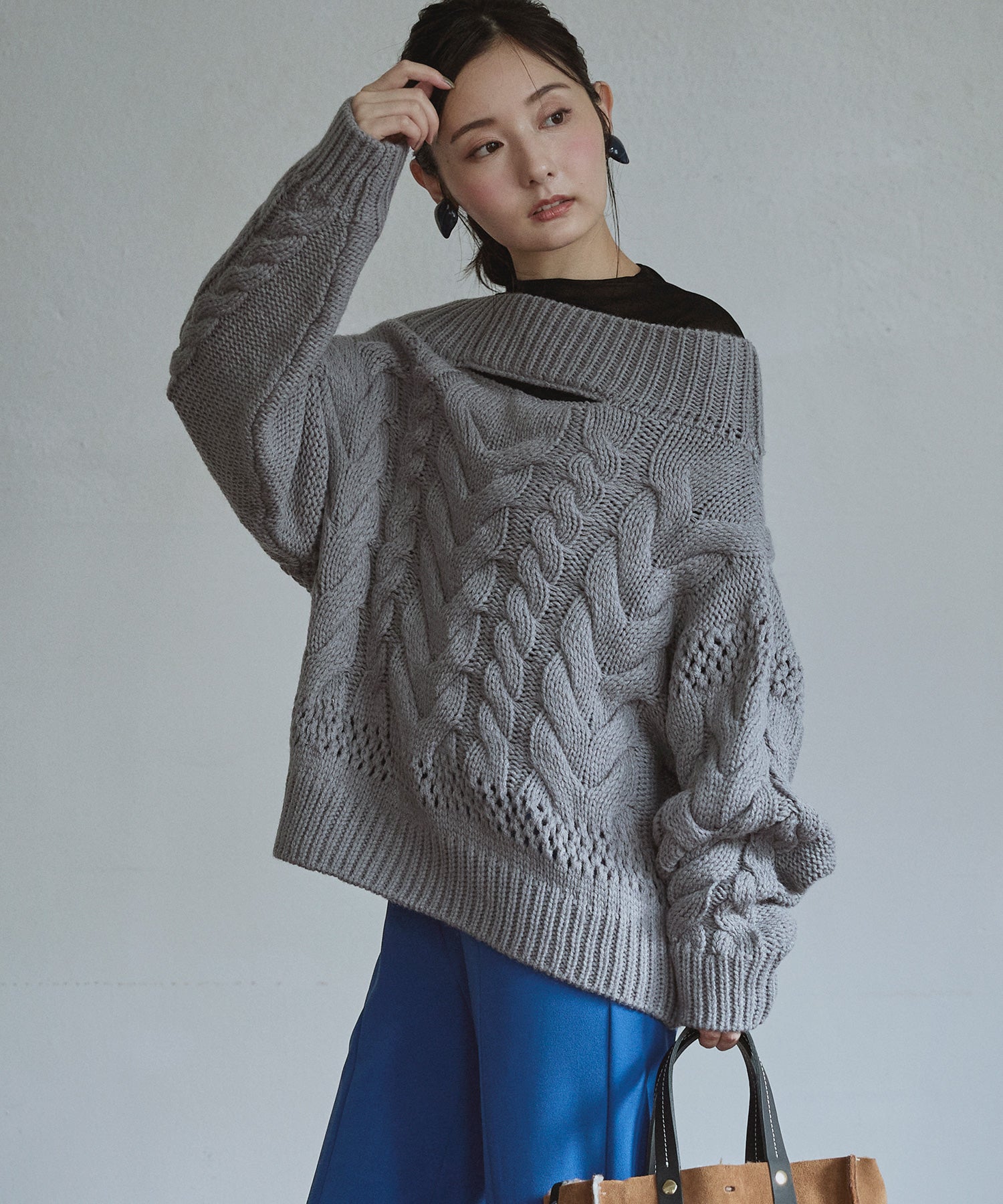 オフショルダーケーブルニット – Sirin Online Store