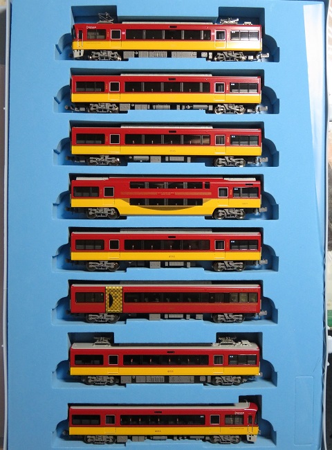 マイクロエース「京阪8000系 京阪特急プレミアムカー 8両セット」①