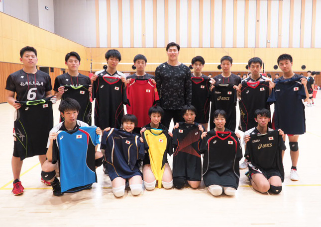 バレー代表清水邦広が母校をサプライズ訪問して激励「インターハイが