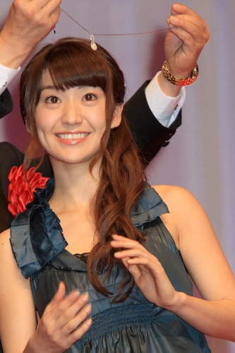 asahi.com（朝日新聞社）：ジュエリーベストドレッサー賞に武井咲