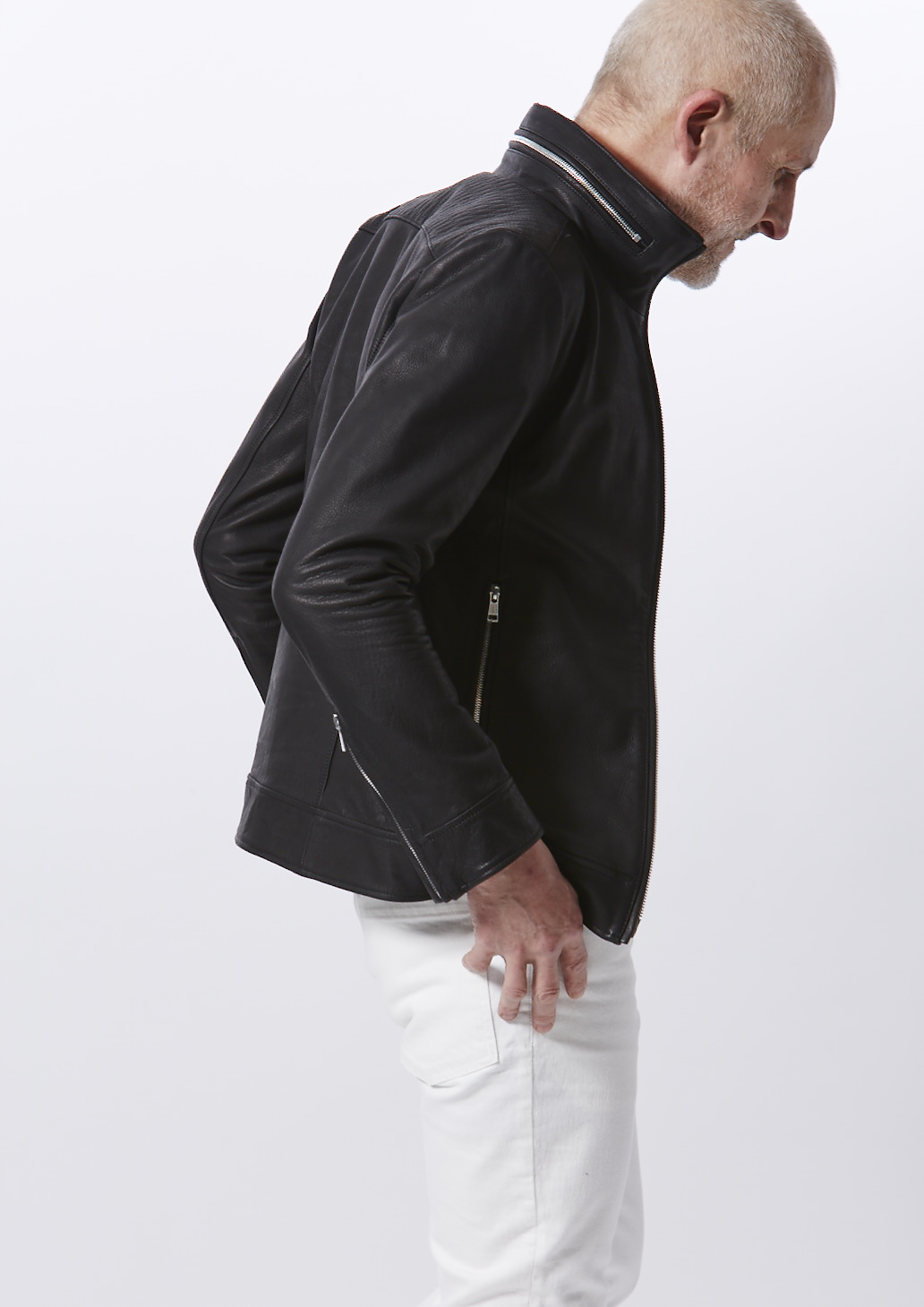 AKM SHRINK LEATHER collection | HardiVague information