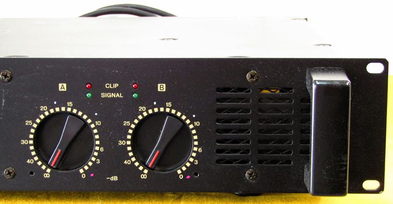ヤマハ YAMAHA P1600 業務用パワーアンプ