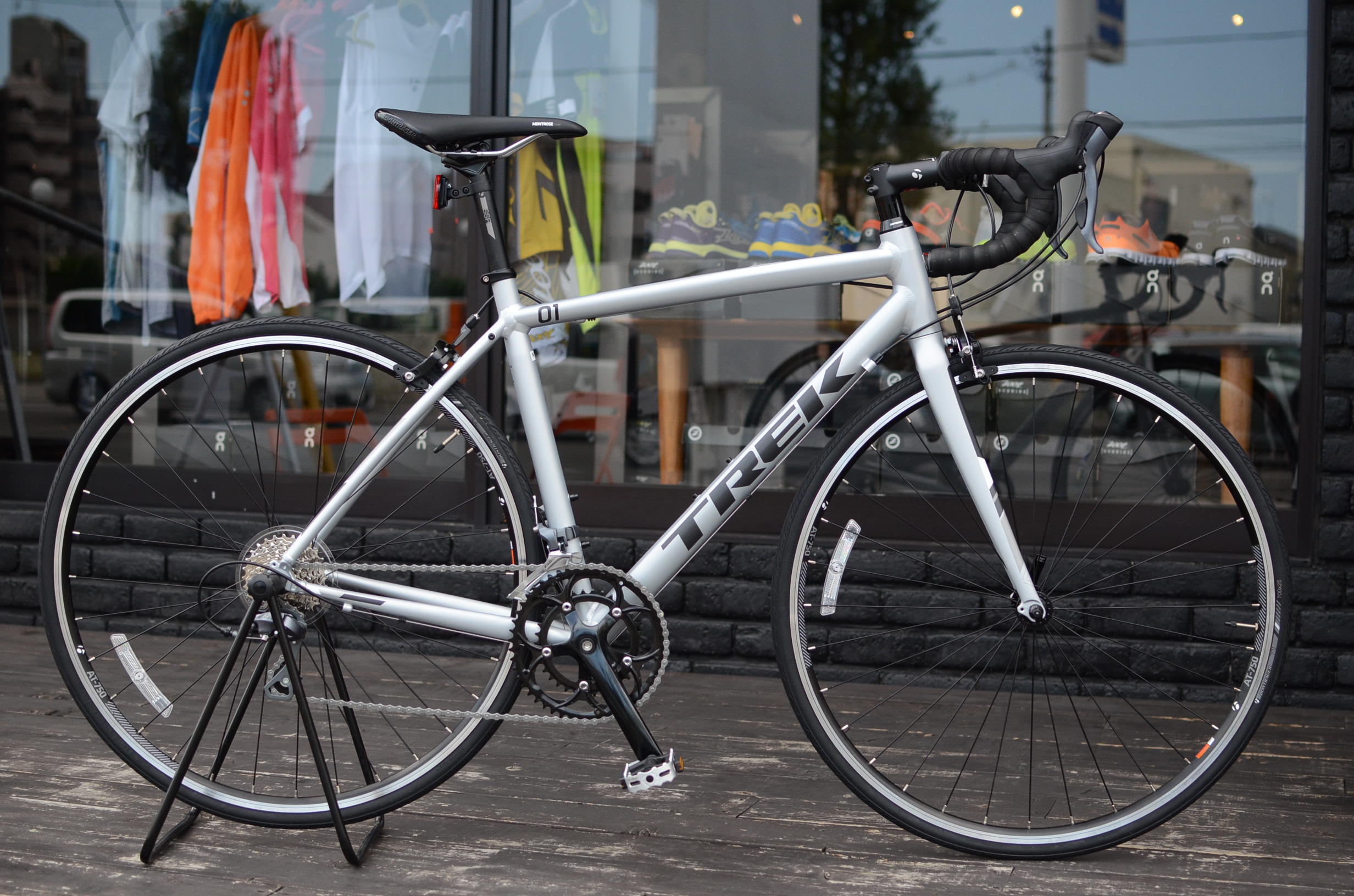 TREK 2017年モデル アルミロードバイク1.1 | BRENDA仙台南店スタッフブログ