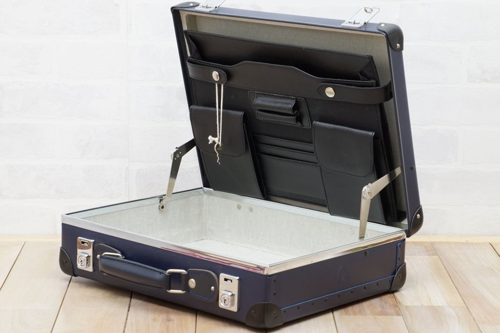 グローブ・トロッター スリムアタッシュケース | サークルワン商品情報