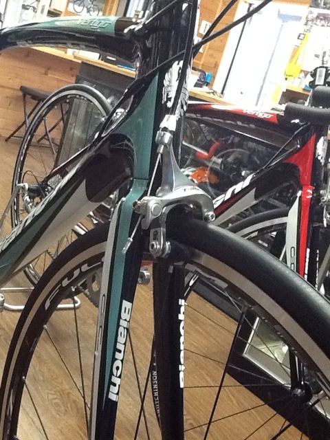 初心者向けのBianchi フルカーボンロードバイクVERTIGO Tiagraのご紹介