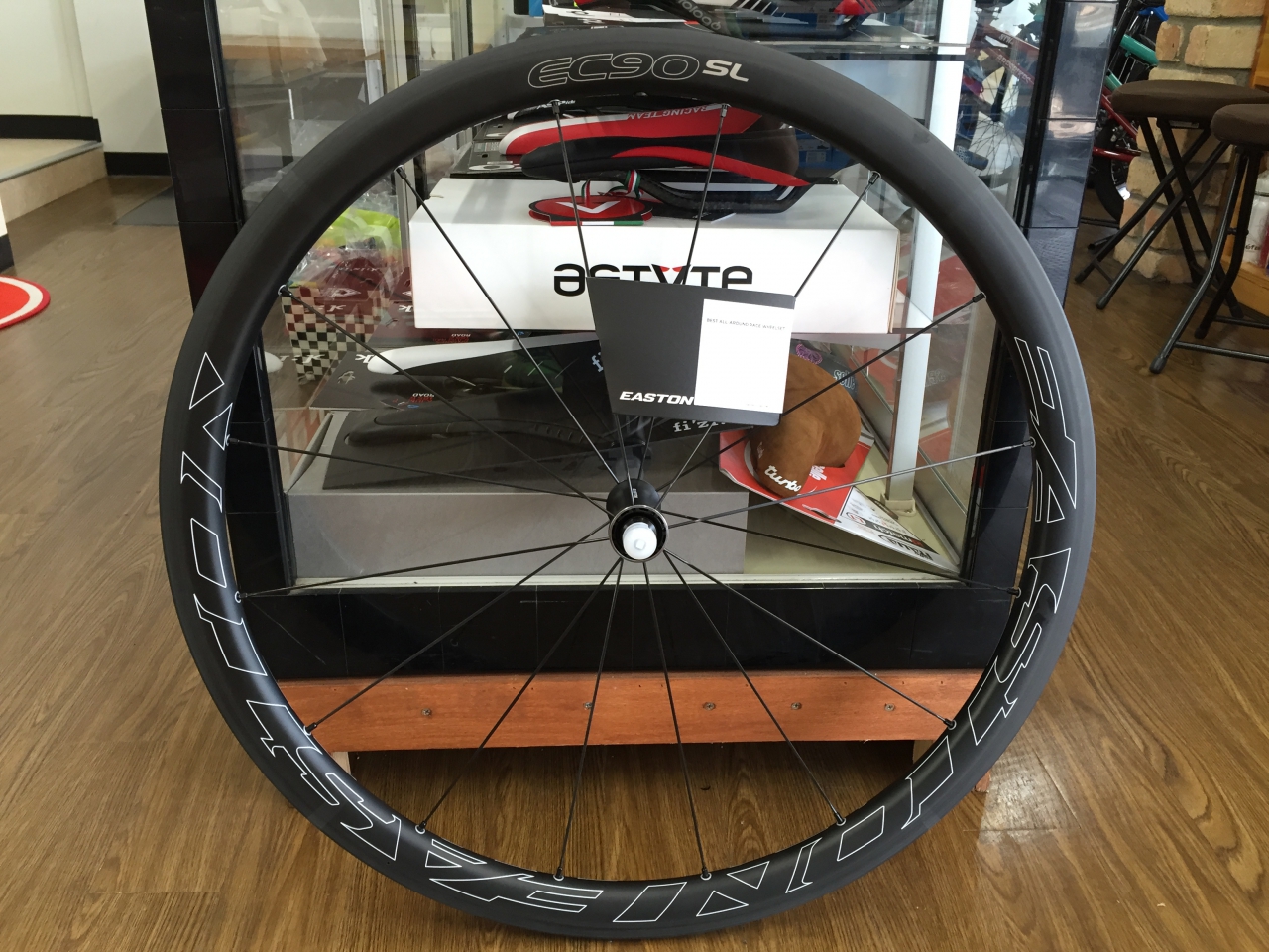軽量カーボンクリンチャーホイール EASTON EC90SL入荷しました