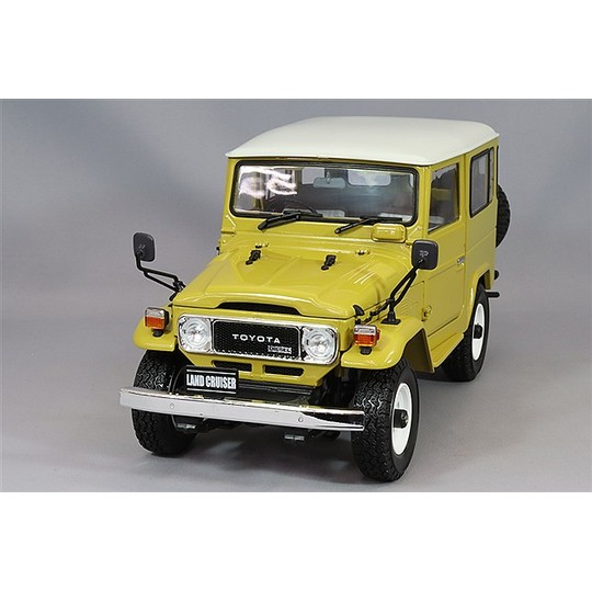 1/18 トヨタ ランドクルーザー 40 バン (BJ42V) イエロー 商品詳細