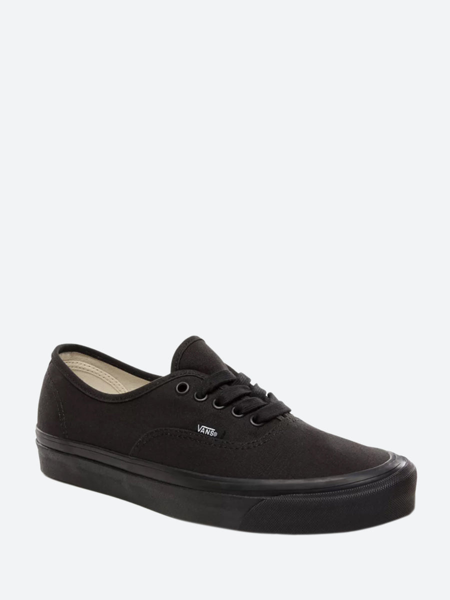 Vans - Anaheim Factory Authentic 44 DX in Black and Black