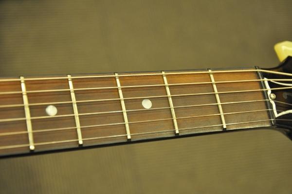 ギブソン・フリーク必見！フラット・トップのES-Les Paulが登場ッ