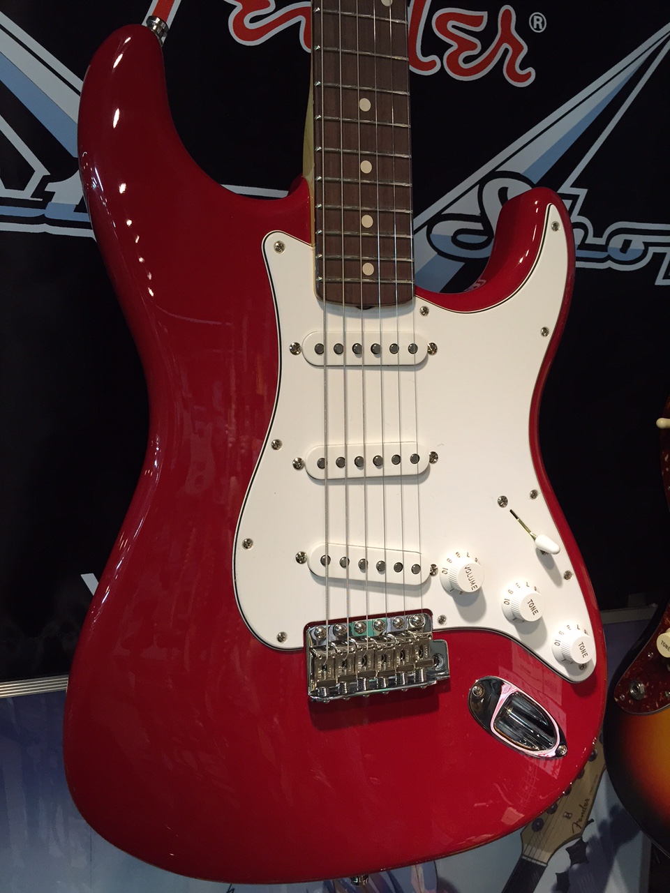 65スタイルのルックスに演奏性を重視したモダンなスペックを多彩に網羅