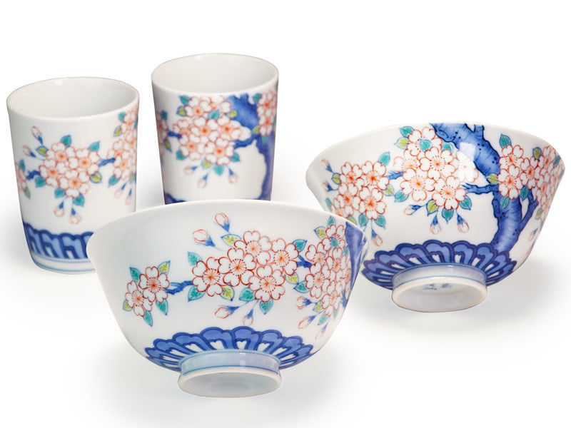 有田焼】睦揃（夫婦茶碗セット）染錦吉祥桜図