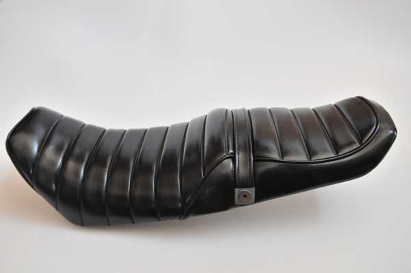 HONDA ホンダ VT250 アンコ抜き 防水タックロール シート加工 seat