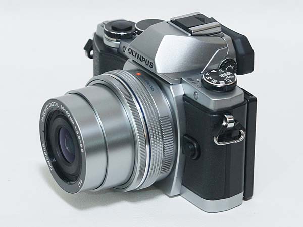 オリンパス M.ZUIKO DIGITAL ED 14-42mm F3.5-5.6 EZ 沈胴式コンパクト