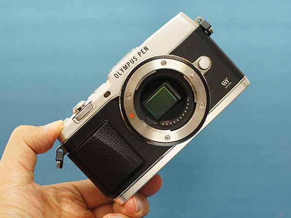 オリンパス OLYMPUS PEN Lite E-PL7 自分撮りとスマートフォン連携を